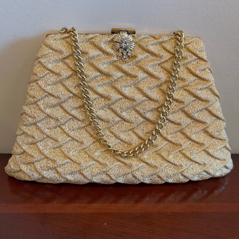 Vintage 1950’s CFR gold Made in England purse. Excellent condition.